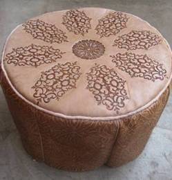 pouf8.3876sm.jpg